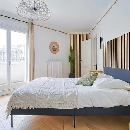 Bright Flat - 3br - 6p - Ternes *